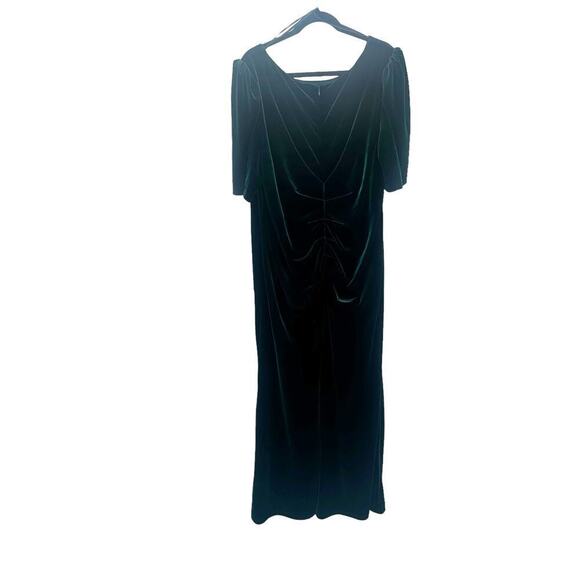 Xscape Evenings Women's Hunter Ruched Puff Sleeve Velvet Gown Size 22W NWOT - Picture 9 of 12